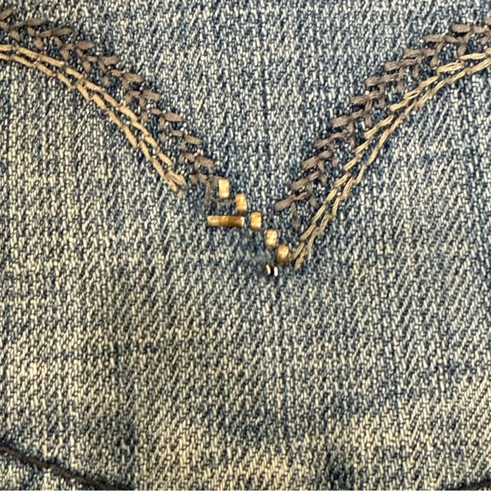 Vintage Levi Jeans Womens Size 31” waist flare bottoms embellished pockets - Picture 7 of 8